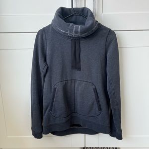 Lululemon Grey Thick Sweater - Small